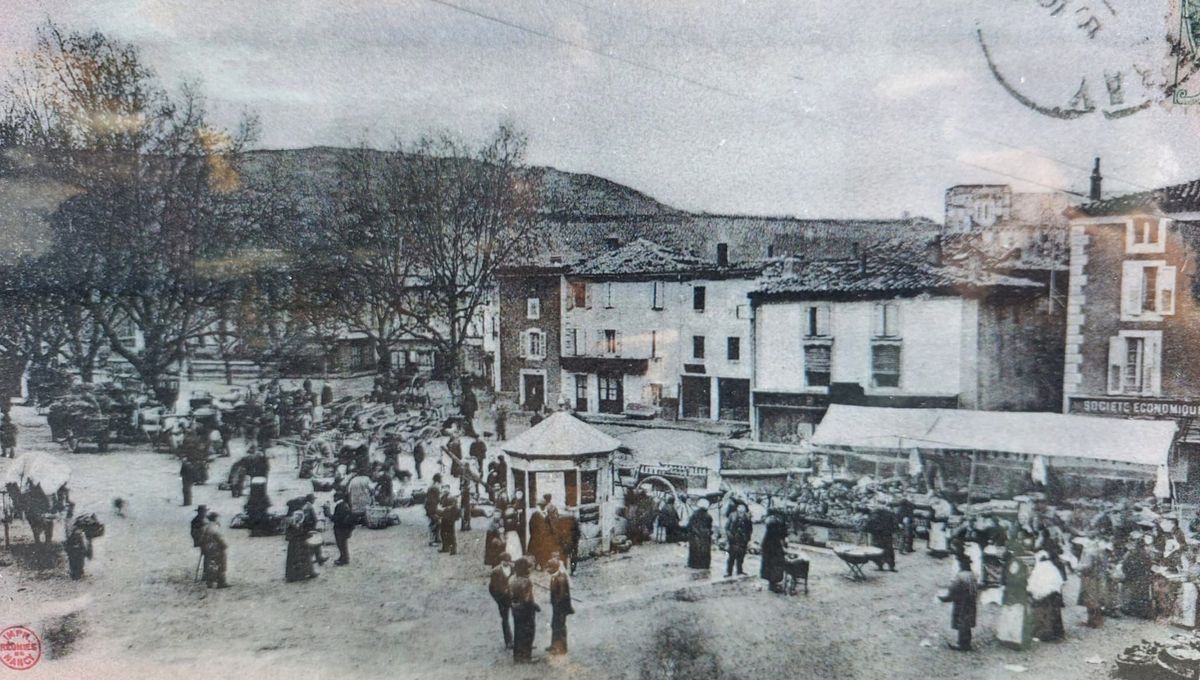 , Le march&eacute; de Saint-P&eacute;ray f&ecirc;te ses 500 ans : &laquo;&nbsp;la place n&rsquo;a pas tant chang&eacute; que &ccedil;a&nbsp;&raquo;