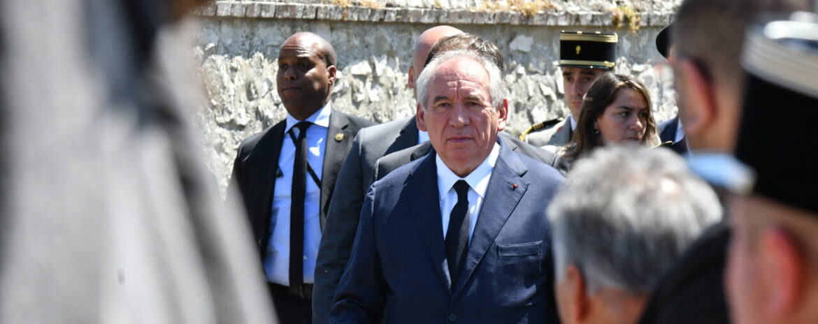 , 8-Mai : la mairie d&rsquo;Orl&eacute;ans interpelle Fran&ccedil;ois Bayrou dans une lettre commune avec d&rsquo;anciens maires