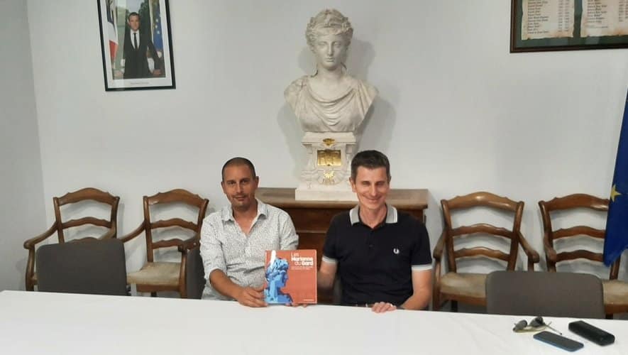 , Un livre sur les Mariannes du Gard pr&eacute;sent&eacute; en mairie