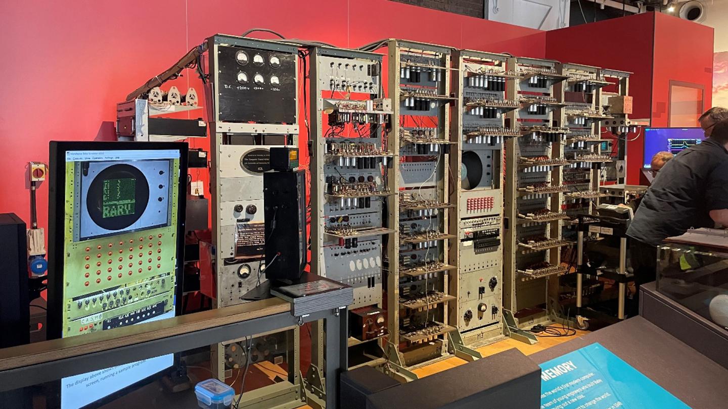 , À l’intérieur de l’archive n ° 36: de Manchester à La Haye