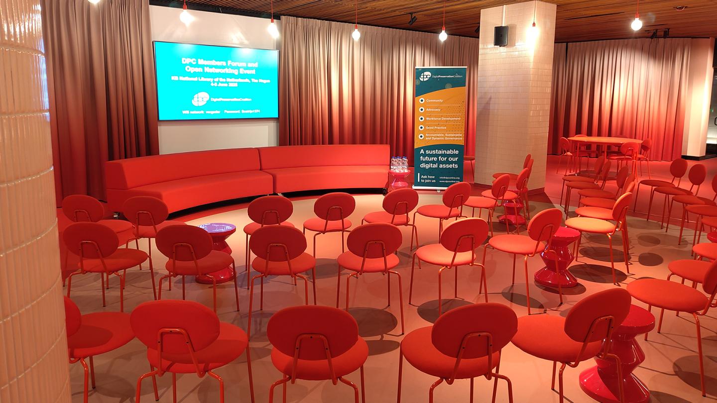 , À l’intérieur de l’archive n ° 36: de Manchester à La Haye