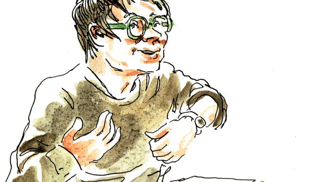 Nathalie, enseignante aux Coteaux, est venue consulter les plans de son ancienne &eacute;cole, Louis-Pergaud. &nbsp; Dessin Bearboz
