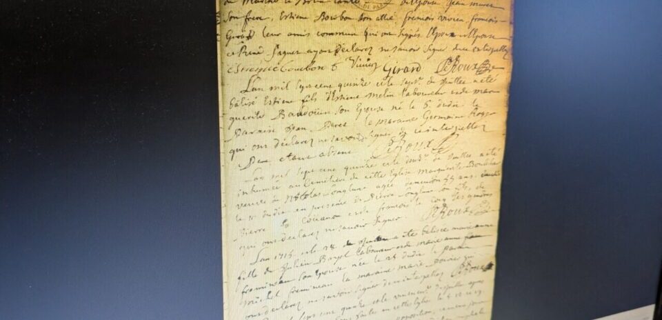 , Le maire de ce village des Yvelines a num&eacute;ris&eacute; tous les registres paroissiaux depuis le XVIIe si&egrave;cle